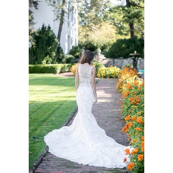 Isabelle Armstrong Joey Trumpet Wedding Gown size 4?  Beading Lace Deep V - Picture 3 of 16
